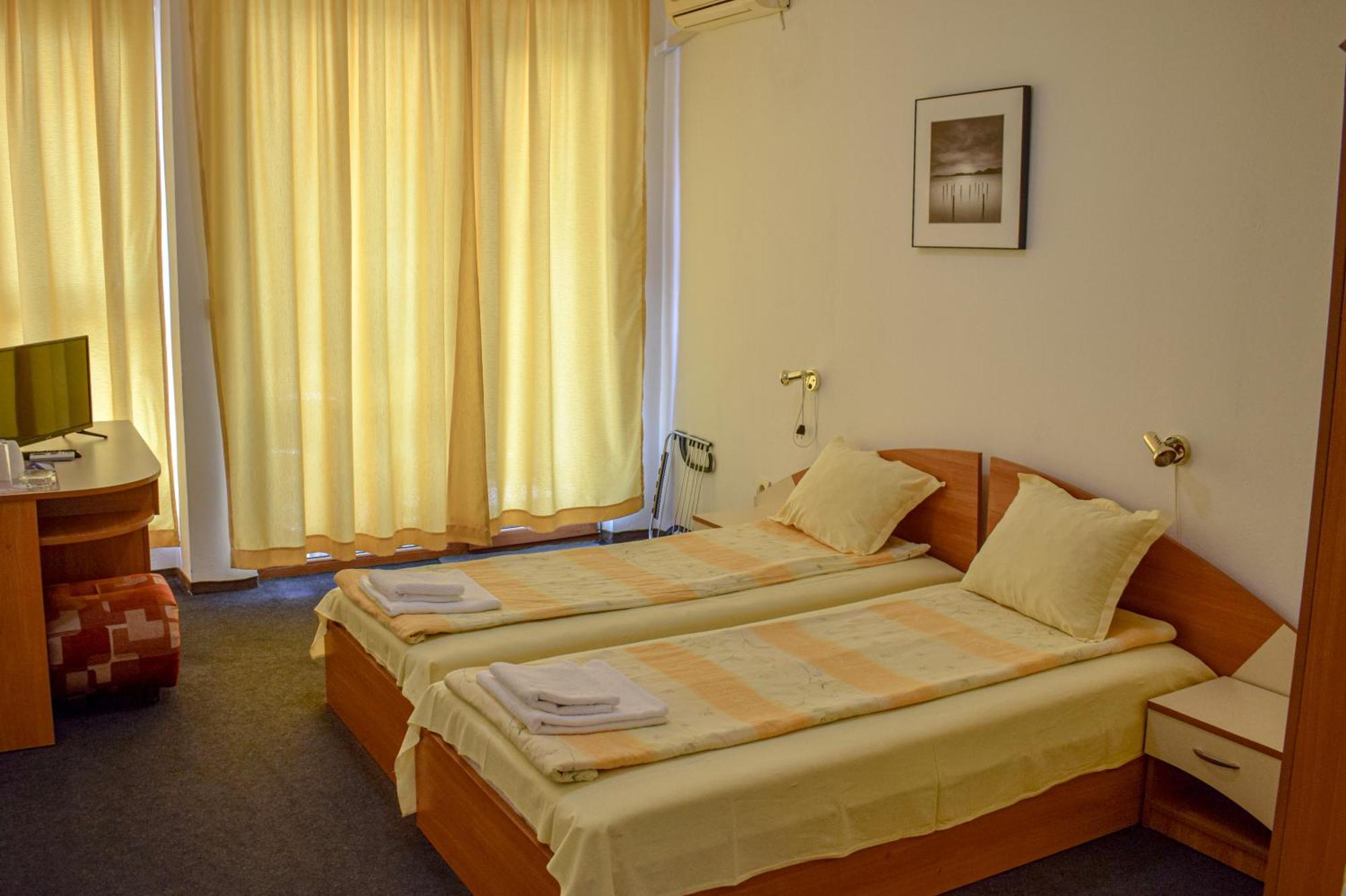 Family Hotel Friends Primorsko Eksteriør billede