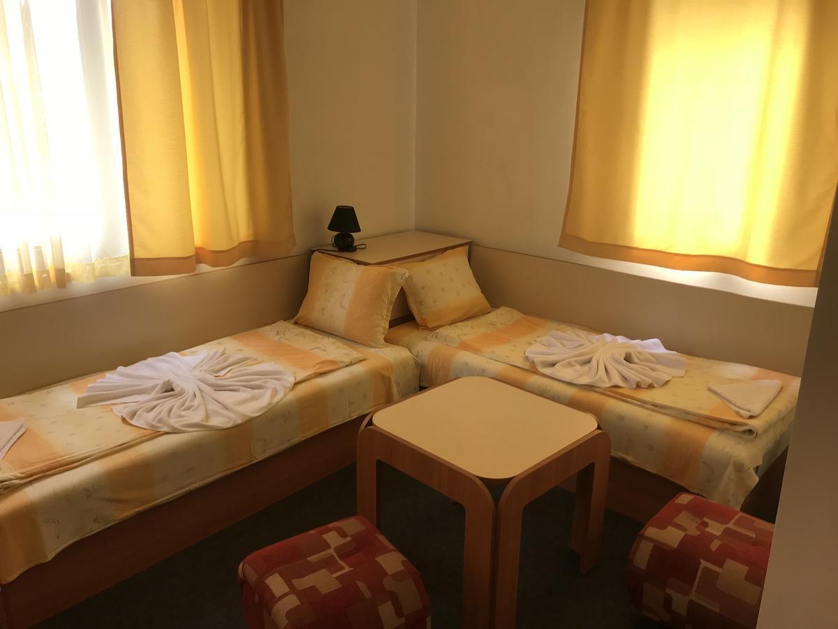 Family Hotel Friends Primorsko Eksteriør billede